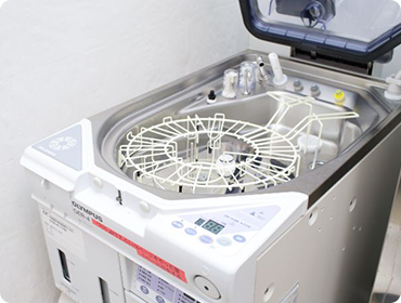 ガイドラインに沿った洗浄と減菌を検査毎に実施