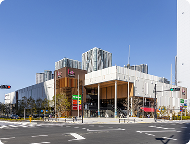 HARUMI FLAGの商業施設内で便利なアクセス